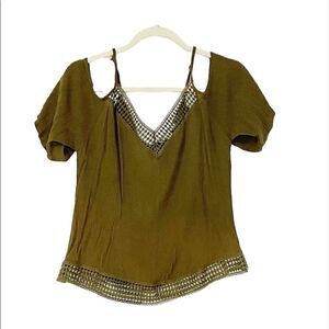 🟢Morale Fiber Olive Cold Shoulder Top M
